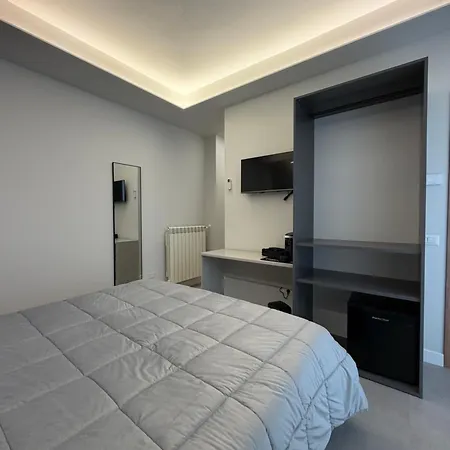 Chic 3*